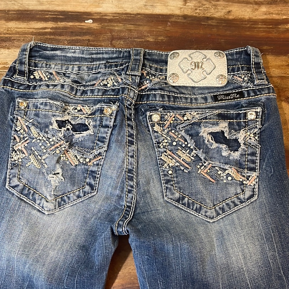 Miss Me Jeans • Standard boot • size 26